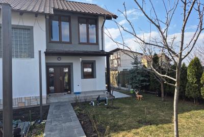 Casă cu 4 camere cu Canalizare în Stupini - 1