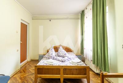 Corp de casa in inima statiunii Sinaia, pe bld. Republicii. - 6