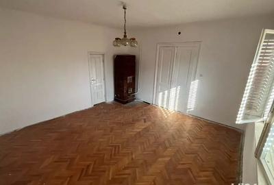 Casă cu 3 camere în Central - 2