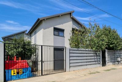 Casă individuală cu 4 camere cu Canalizare în Tunari - 1