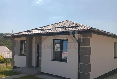 Casă cu 4 camere decomandat în Horpaz - 3
