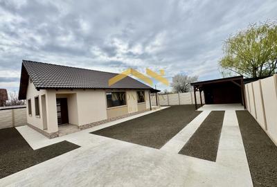 Casă individuală cu 3 camere cu Canalizare în Sânmihaiu Român - 1