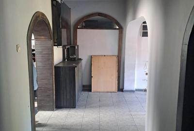 Casă individuală cu 8 camere cu Canalizare în Semicentral - 2