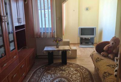 Apartament cu 4 camere decomandat în Central - 2