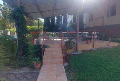 Spațiu comercial, de 870 mp, în Central - 3