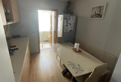 Apartament cu 2 camere decomandat în Poarta 6 - 10