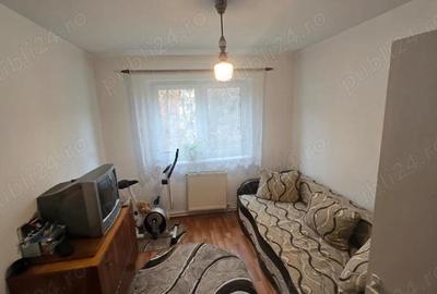 Apartament cu 4 camere decomandat în Central