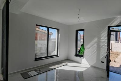 Casă individuală cu 4 camere cu Canalizare în Cristian - 10