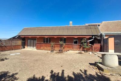 Casă cu 3 camere cu Teren 1461 Mp în Tărian - 1
