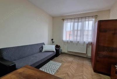 Vanzare apartament 3 camere, situat in Targu Jiu, strada Nicolae Balcescu Vanzare apartament 3 camere, situat in Targu Jiu, strada Nicolae Balcescu - 3