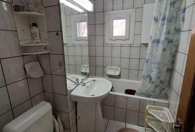 Str. Moldovei apartament 3 camere, decomandat, 2 balcoane + garaj sub bloc - 4