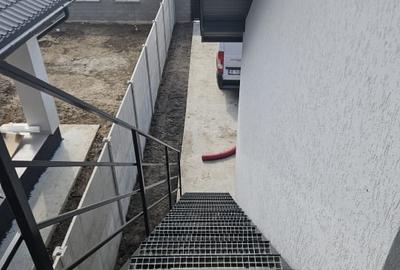 Casă individuală cu 4 camere cu Canalizare în Domnești - 11