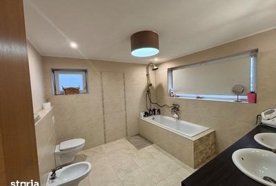 Casă cu 6 camere cu Teren 550 Mp în Groși - 6