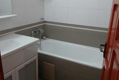 Casa 4 camere ,3 bai,pe parter ,terasa acoperita ,curte cu gratar. - 8