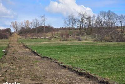 Teren de 1000 mp, în Iris