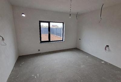 Casă cu 4 camere cu Teren 550 Mp în Central - 7