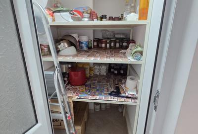Apartament cu 3 camere semidecomandat în Micro 17 - 2
