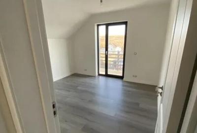 Casă cu 4 camere cu Teren 400 Mp în Sud