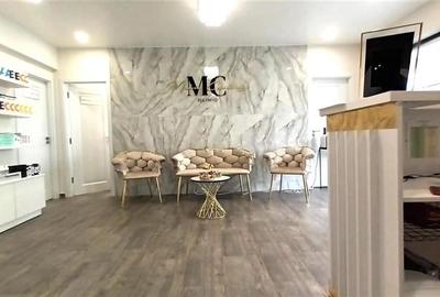 Spațiu comercial, de 100 mp, în Tractorul