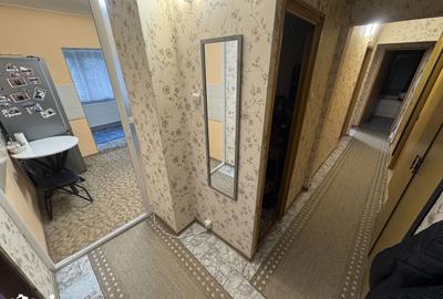 Apartament cu 3 camere decomandat, mobilat în Sud