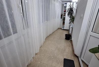 Apartament cu 3 camere decomandat în Ostroveni - 10