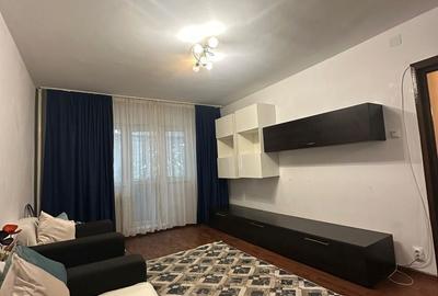 Apartament cu 3 camere decomandat în Crângași