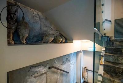 Casă cu 6 camere cu Canalizare în Central - 4