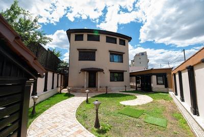 VILA P+2 CU PISCINA, 22 CAMERE SI CONSUM ZERO, BANEASA - ROMATSA - 1