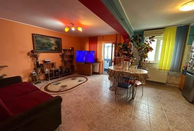 Apartament 3 camere decomandat, zona Calarasilor. - 1