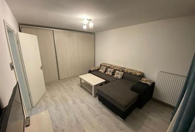 Apartament cu 2 camere decomandat în Tractorul - 4