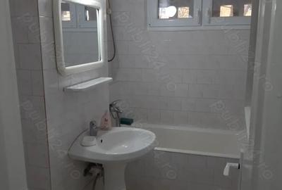 Proprietar inchiriez apartament 3 camere decomandat - 2