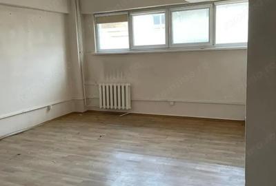 Spațiu comercial, de 353 mp, în Central - 6