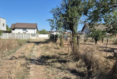 Teren generos ?i casa - str. Petre?ti - cartier Primaver - 6