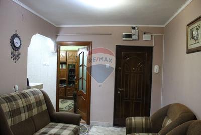 Apartament cu 3 camere decomandat în Ostroveni