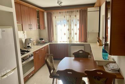 Apartament cu 3 camere decomandat în Decebal - 1