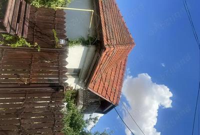 Casă cu 3 camere cu Teren 280 Mp în Central - 2