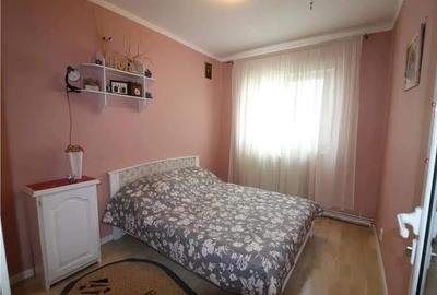 Apartament cu 4 camere, decomandat, zona Dacia - 2
