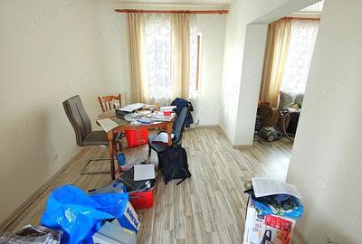 Casă cu 4 camere în Hunedoara