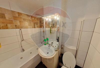 Apartament cu 4 camere decomandat în Central - 2