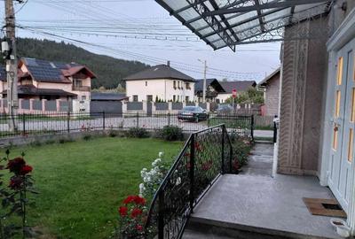 Casă cu 8 camere cu Teren 800 Mp în Central - 3