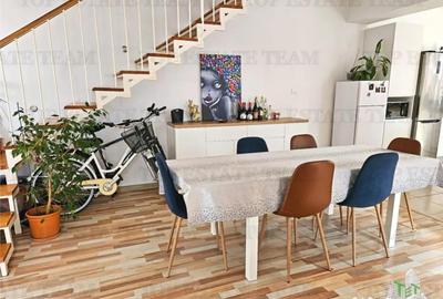 Casă cu 6 camere cu Teren 237 Mp în Mamaia - 1