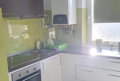 Apartament cu 3 camere semidecomandat în Central - 2