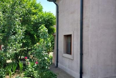 Casă individuală cu 4 camere cu Garaj în Lazu - 5