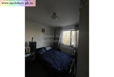 Apartament 3 camere de vanzare: Vest-(str.Persani),etajul 2 - 2
