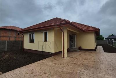 Casă individuală cu 3 camere cu Canalizare în Ghiroda - 11