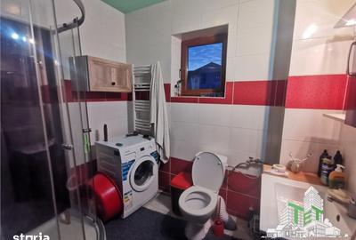 Casă cu 5 camere cu Teren 527 Mp în Joița - 2