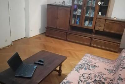 Apartament cu 3 camere semidecomandat, mobilat în Titan