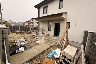 Casă cu 4 camere cu Teren 270 Mp în Glina - 2