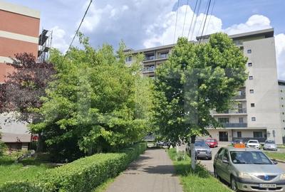 Garsoniera de 32mp | recent zugravita | pivnita | zona Expo Transilvania