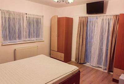 Apartament cu 3 camere semidecomandat în Bună Ziua